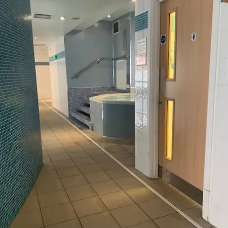 Cosy Apartment Cardiff Bay 5 Mins To Centre Exterior photo